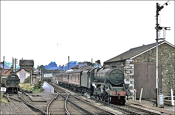 Photo of Llandovery station in 1963