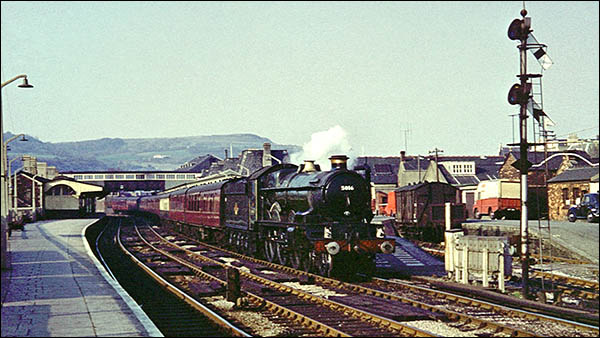 Photo of Neath station in 1962
